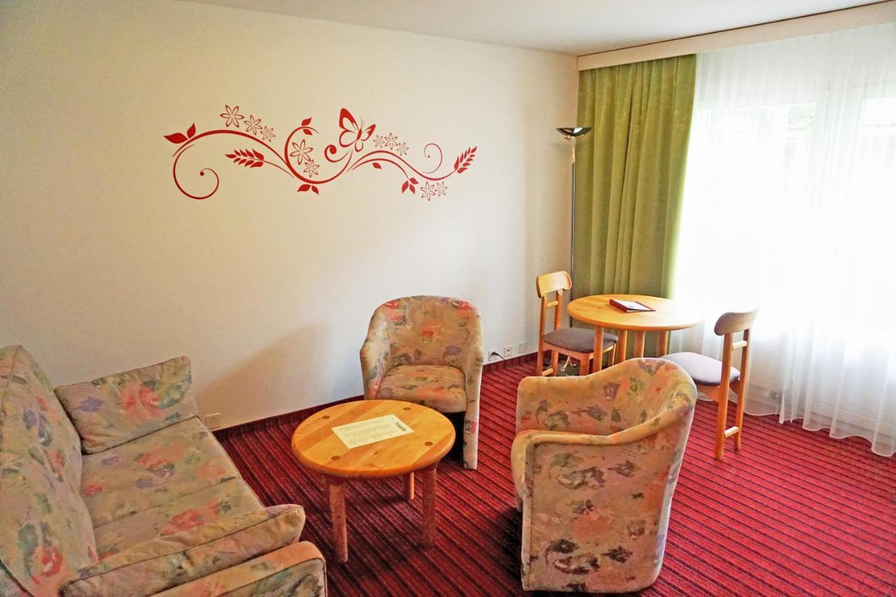 Typically Swiss Hotel Altana Scuol Exterior foto